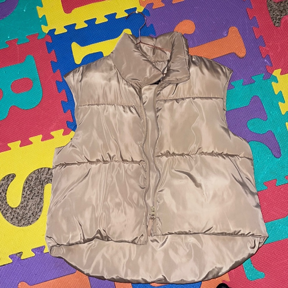 Nude vest